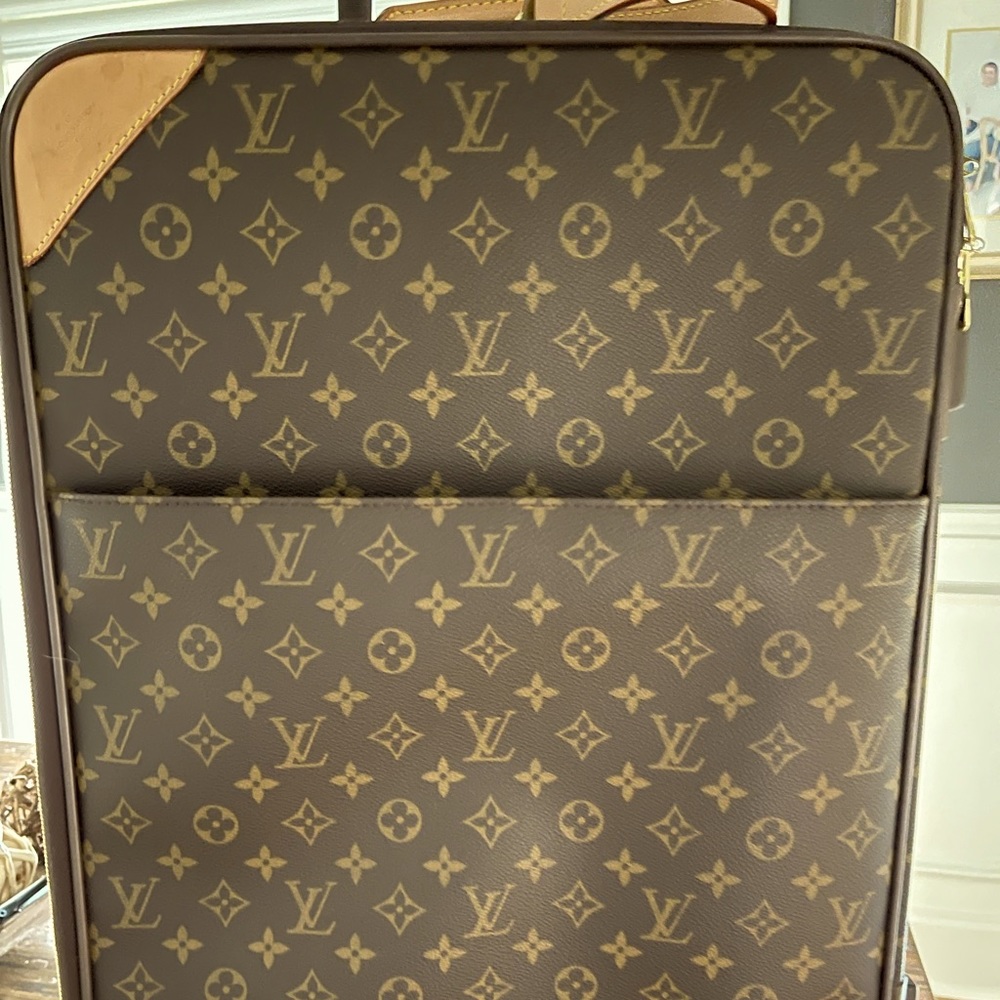 Authentic Louis Vuitton Pegase 55 rolling luggage